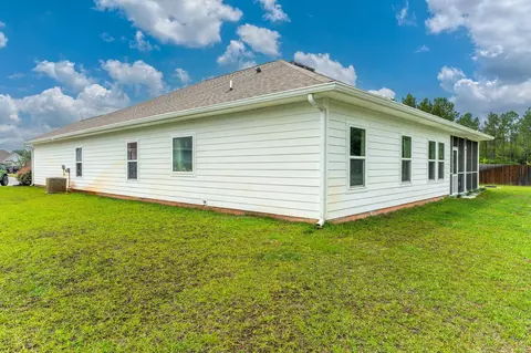Exterior - 48 Hammock Cir, Freeport, FL 32439 photo 8 of 14