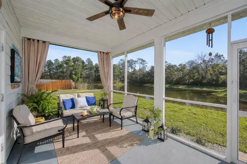 Exterior - 48 Hammock Cir, Freeport, FL 32439 photo 7 of 14