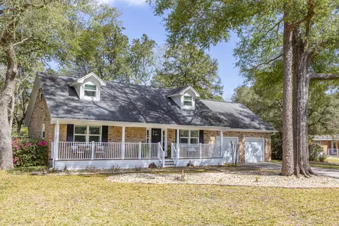 15 NE Wedgewood Ln, Fort Walton Beach, FL 32547