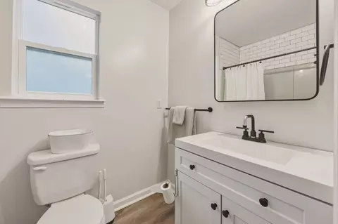 Bath - 2751 Keats Dr, Crestview, FL 32539 photo 1 of 4