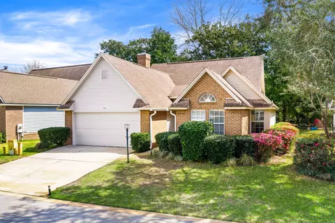 714 Putter Dr, Niceville, FL 32578