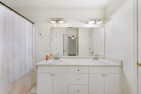 Bath - 1273 Jefferyscot Dr, Crestview, FL 32536 photo 2 of 3