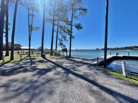 Exterior - 22 Sharilyn Dr, Shalimar, FL 32579 photo 14 of 17