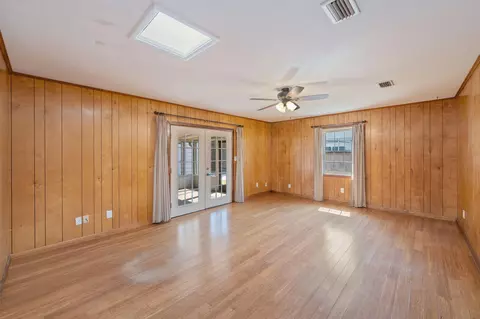 Living - 22 Sharilyn Dr, Shalimar, FL 32579 photo 4 of 4