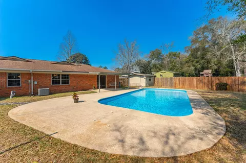 Exterior - 22 Sharilyn Dr, Shalimar, FL 32579 photo 2 of 17