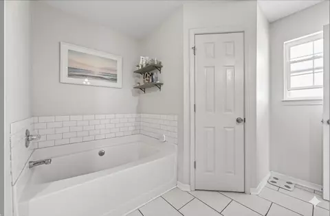 Bath - 238 Trish Dr, Crestview, FL 32536 photo 1 of 5
