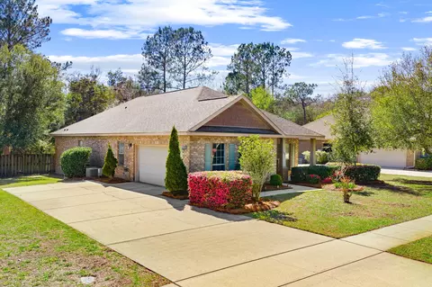 100 Camellia Ct, Freeport, FL 32439