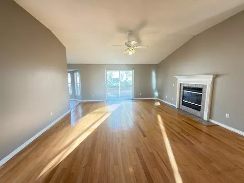 Living - 1214 Northview Dr, Crestview, FL 32536 photo 1 of 6
