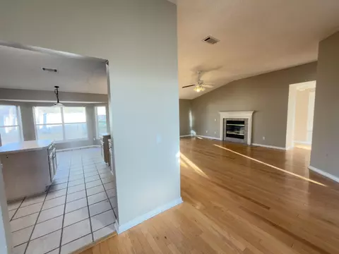 Living - 1214 Northview Dr, Crestview, FL 32536 photo 3 of 6