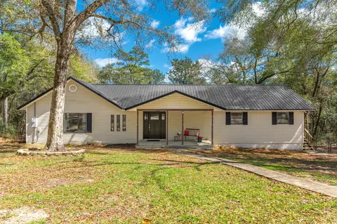 5747 J V Woolley Rd, Crestview, FL 32539