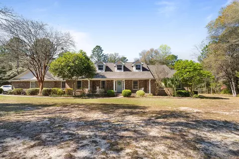 3687 Airport Rd, Crestview, FL 32539