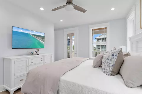 Bedroom - 44 E Trigger Trl, Panama City, FL 32461 photo 4 of 9
