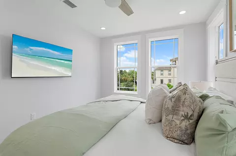 Bedroom - 44 E Trigger Trl, Panama City, FL 32461 photo 6 of 9