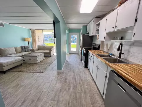 300 SW Miracle Strip Pkwy #1E, Fort Walton Beach, FL 32548