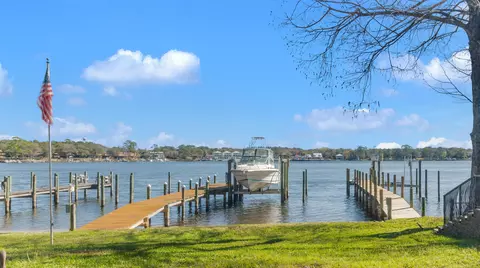 60 N John Sims Pkwy, Valparaiso, FL 32580