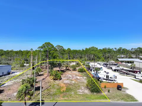 2810 Victoria Ave, Port St. Joe, FL 32456