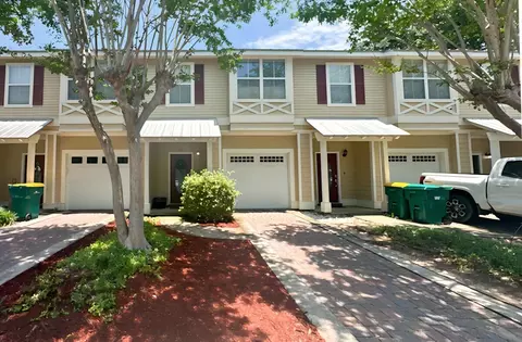 401 Twin Lakes Ln, Destin, FL 32541