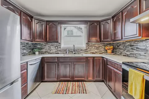 Kitchen - 147 Nicole Ln, Crestview, FL 32539 photo 3 of 4