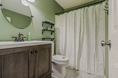Bath - 147 Nicole Ln, Crestview, FL 32539 photo 5 of 6