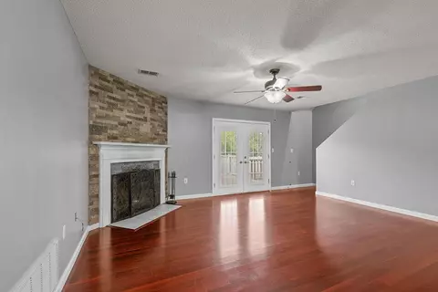 Living - 147 Nicole Ln, Crestview, FL 32539 photo 1 of 5