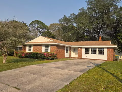 1011 Julia Ave, Niceville, FL 32578