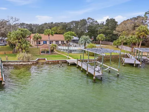 144 Monahan Dr, Fort Walton Beach, FL 32547