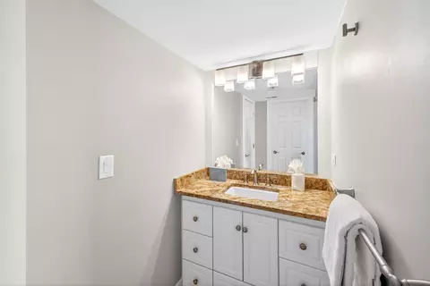 Bath - 4033 Beachside One Dr #4033, Miramar Beach, FL 32550 photo 1 of 4