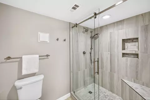 Bath - 4033 Beachside One Dr #4033, Miramar Beach, FL 32550 photo 2 of 4