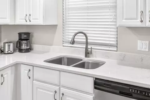 Kitchen - 4033 Beachside One Dr #4033, Miramar Beach, FL 32550 photo 5 of 6