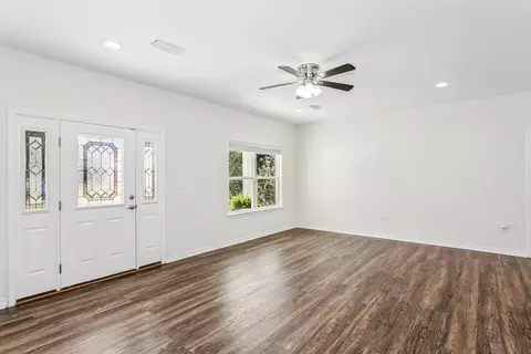 Living - 132 Tranquility Dr, Crestview, FL 32536 photo 2 of 3