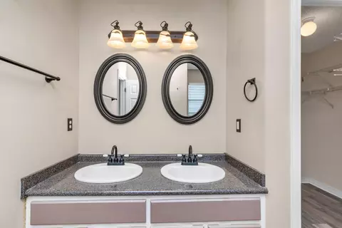 Bath - 311 Seattle Slew Ct, Crestview, FL 32539 photo 4 of 5