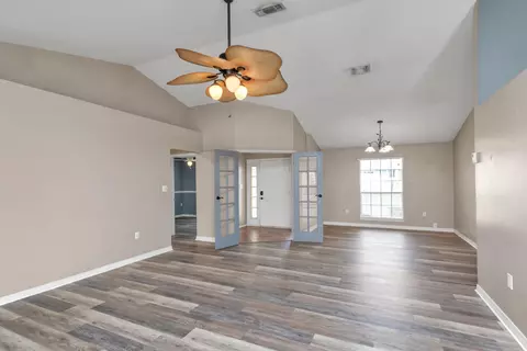 Living - 311 Seattle Slew Ct, Crestview, FL 32539 photo 2 of 7