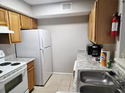 Kitchen - 4090 Dancing Cloud Ct UNIT 250, Destin, FL 32541 photo 2 of 2