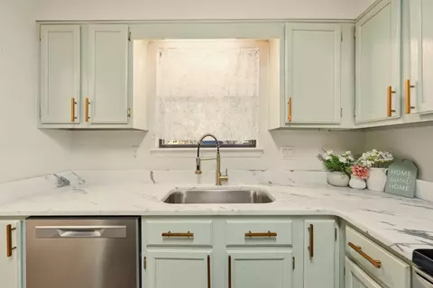 13 NW Poulton Dr UNIT F, Fort Walton Beach, FL 32548