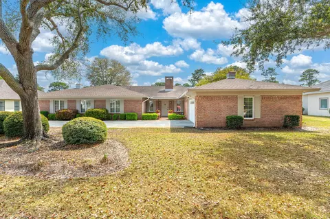 119 W Country Club Dr, Destin, FL 32541