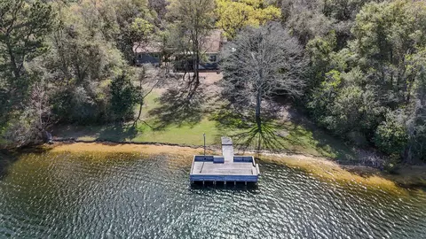 2272 Spring Lake Rd, Defuniak Springs, FL 32433