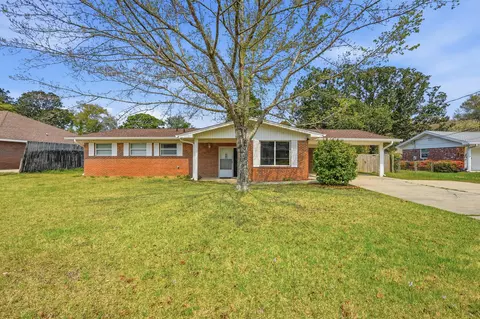 15 Maple Ave, Shalimar, FL 32579