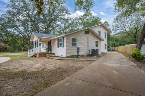 255 Edge Ave, Valparaiso, FL 32580