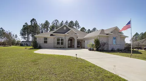 279 Tournament Ln, Freeport, FL 32439