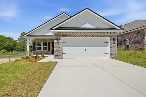 41 Spooner St, Defuniak Springs, FL 32433