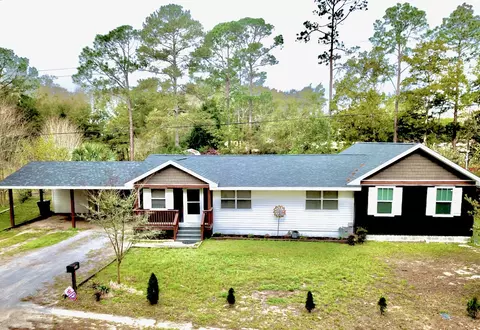 177 Twin Lakes Dr, Defuniak Springs, FL 32433