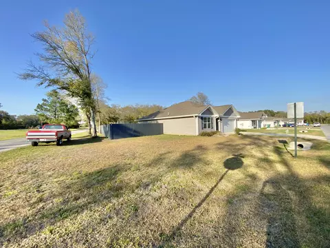 Exterior - 3101 Van Day Way, Crestview, FL 32539 photo 2 of 20