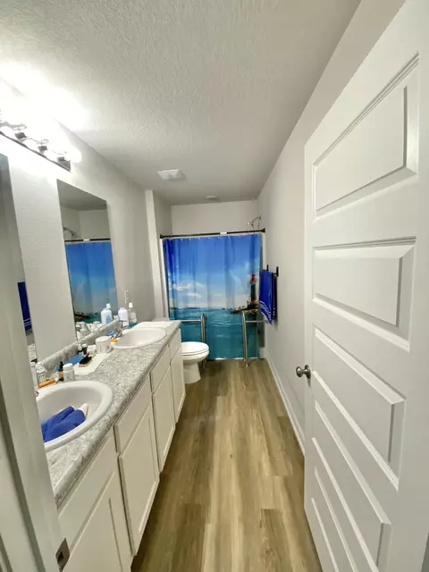 Bath - 3101 Van Day Way, Crestview, FL 32539 photo 1 of 3