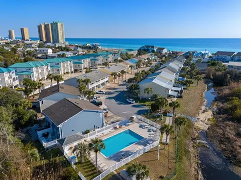 35 Chateau Rd, Panama City Beach, FL 32413