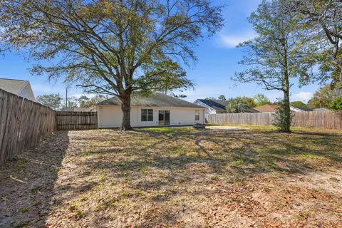 Exterior - 4719 Connor Dr, Crestview, FL 32539 photo 5 of 6