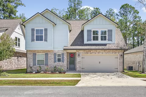 99 Laurel Oaks Dr, Freeport, FL 32439