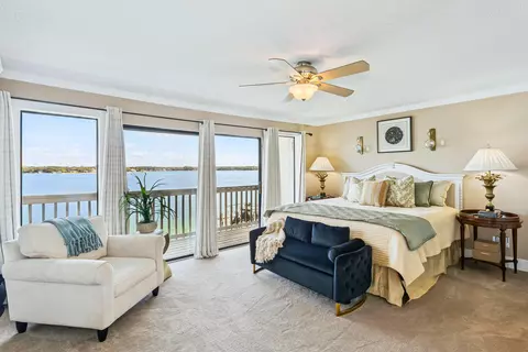 810 Eglin Pkwy #14, Fort Walton Beach, FL 32547