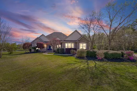 5746 Highland Lake Dr, Milton, FL 32583