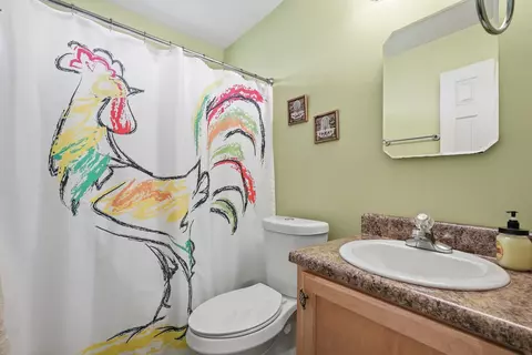 Bath - 4237 Melton Rd, Milton, FL 32583 photo 3 of 4