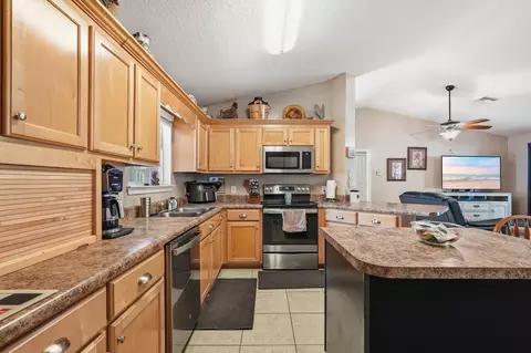 Kitchen - 4237 Melton Rd, Milton, FL 32583 photo 2 of 6